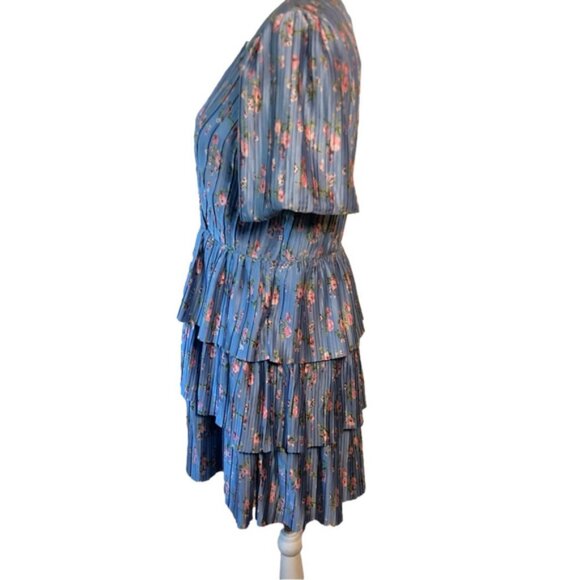 WAYF floral puffed sleeved minidress size medium light blue accordion pleats - Picture 5 of 12